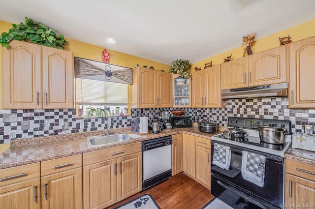 1169 Little East Neck Road, West Babylon, NY 11704