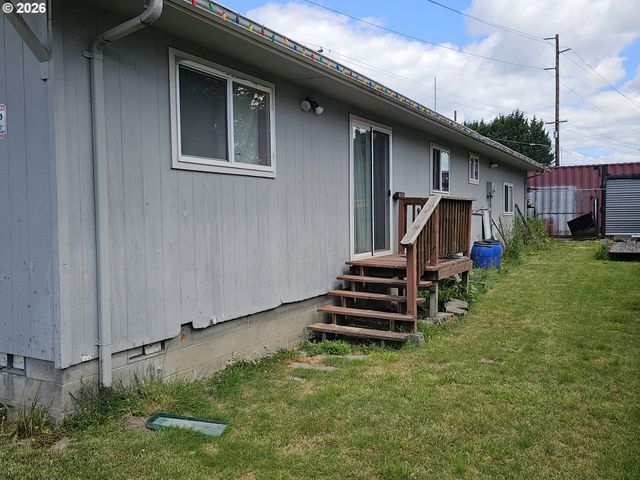 302 YEW St, Kelso, WA 98626