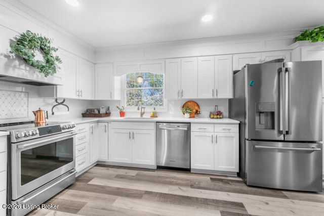 7402 Smyrna Rd, Louisville, KY 40228