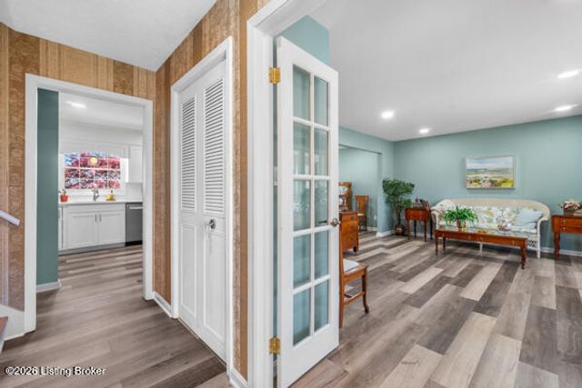 7402 Smyrna Rd, Louisville, KY 40228