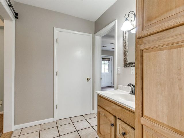 2313 Sandra Drive, Midwest City, OK 73110
