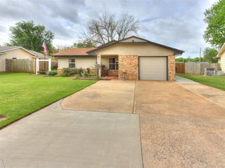 2313 Sandra Drive, Midwest City, OK 73110