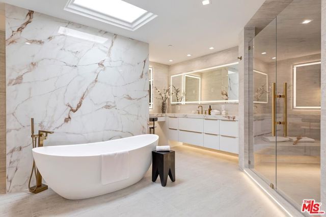 300 N Swall Drive 408, Beverly Hills, CA 90211