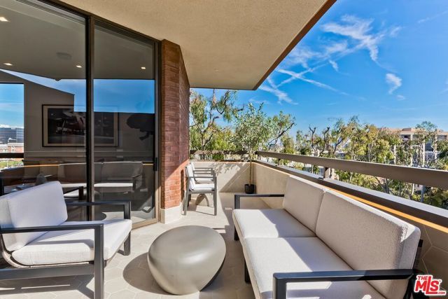 300 N Swall Drive 408, Beverly Hills, CA 90211