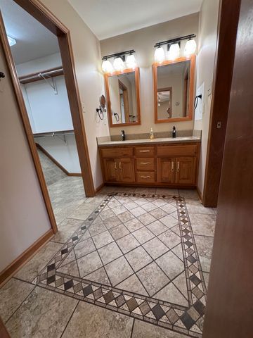 331 Lincoln Park, Warsaw, IN 46582