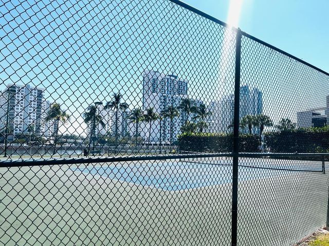 1000 Parkview Dr 605, Hallandale Beach, FL 33009