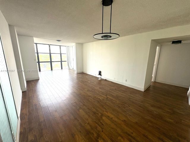 1000 Parkview Dr 605, Hallandale Beach, FL 33009