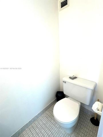 1000 Parkview Dr 605, Hallandale Beach, FL 33009