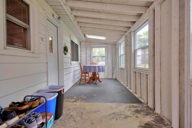 104 E Third AVENUE, Elkhorn, WI 53121