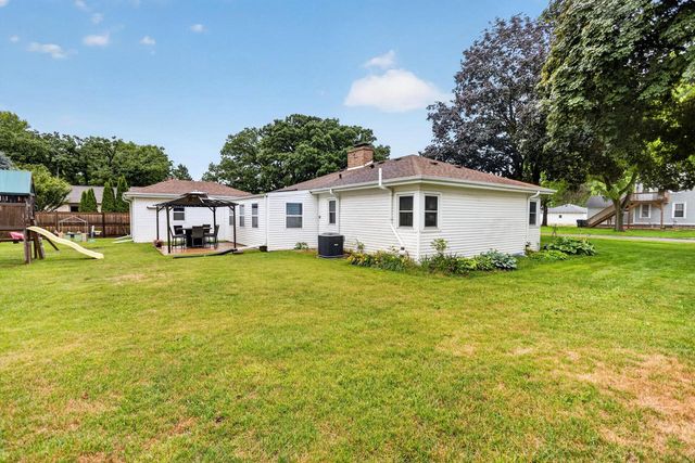 104 E Third AVENUE, Elkhorn, WI 53121