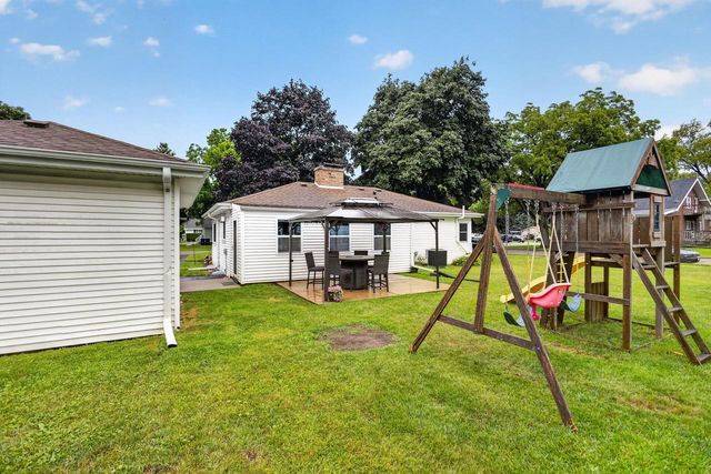 104 E Third AVENUE, Elkhorn, WI 53121