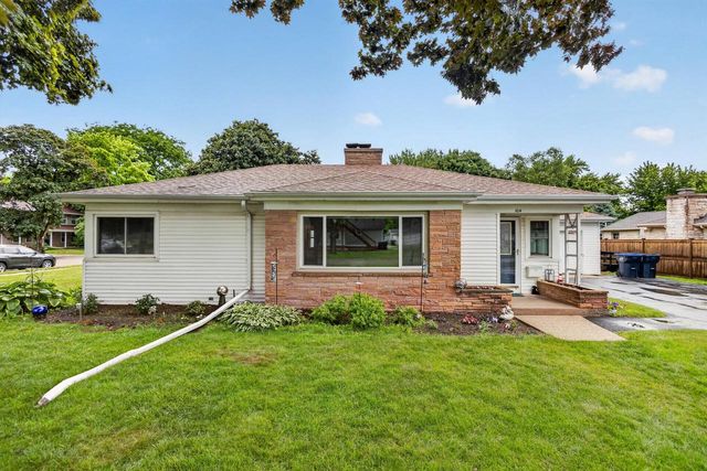 104 E Third AVENUE, Elkhorn, WI 53121