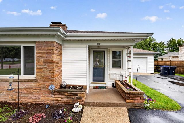 104 E Third AVENUE, Elkhorn, WI 53121