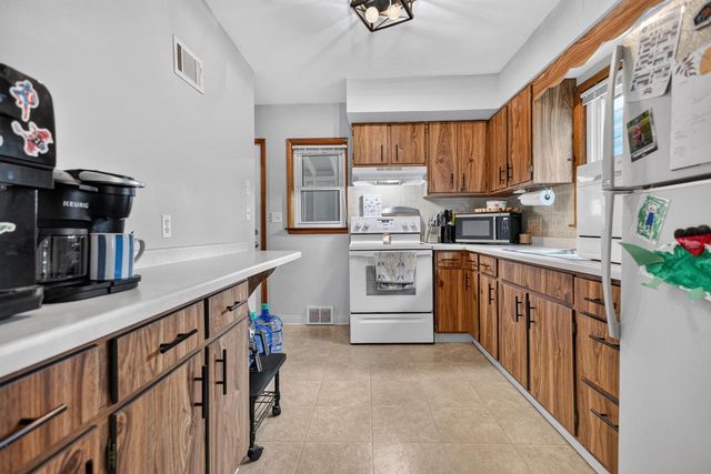 104 E Third AVENUE, Elkhorn, WI 53121