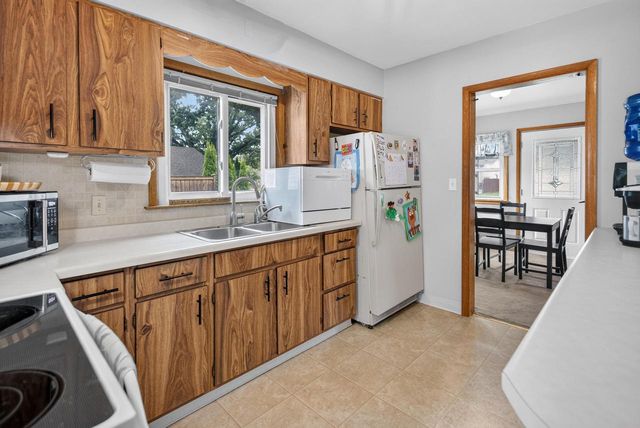 104 E Third AVENUE, Elkhorn, WI 53121