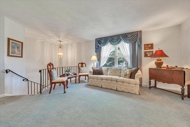 812 Knollwood DR, Troutville, VA 24175