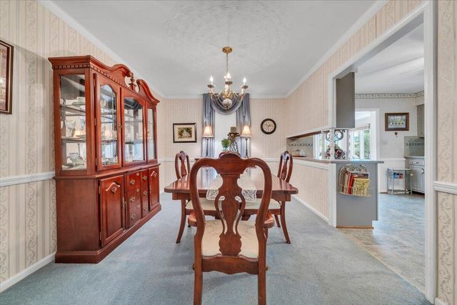 812 Knollwood DR, Troutville, VA 24175
