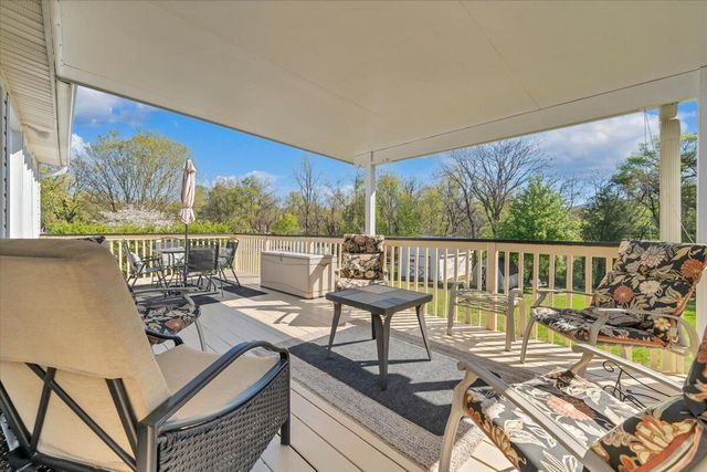 812 Knollwood DR, Troutville, VA 24175