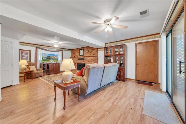 812 Knollwood DR, Troutville, VA 24175