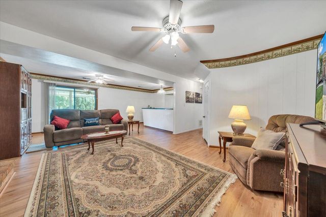 812 Knollwood DR, Troutville, VA 24175