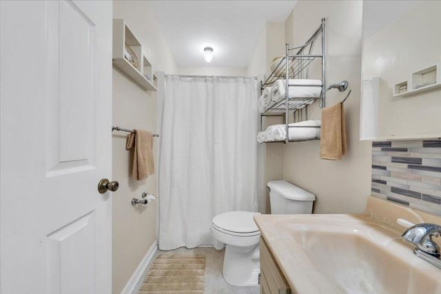 812 Knollwood DR, Troutville, VA 24175