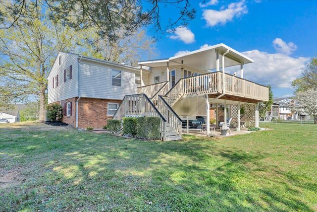812 Knollwood DR, Troutville, VA 24175