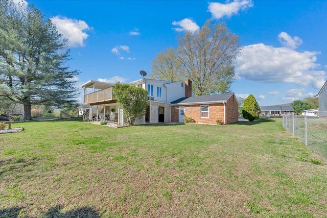 812 Knollwood DR, Troutville, VA 24175