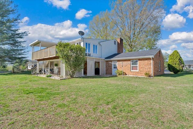 812 Knollwood DR, Troutville, VA 24175
