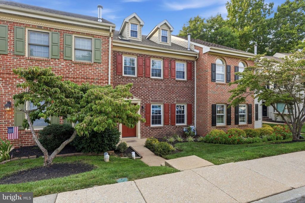 206 GEORGETOWNE CT, ROYERSFORD, PA 19468 — photo 2