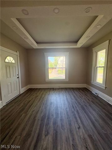 38 Belmont Avenue, Niles, OH 44446