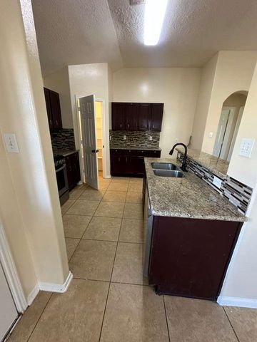 5718 Straight Way, Houston, TX 77339