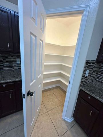 5718 Straight Way, Houston, TX 77339
