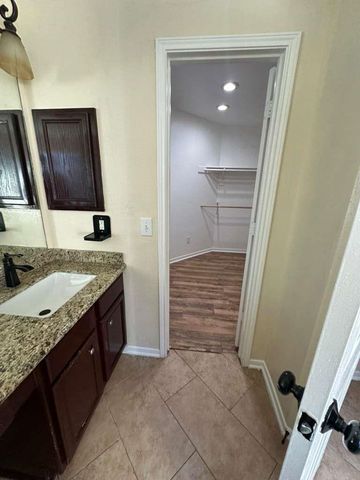 5718 Straight Way, Houston, TX 77339
