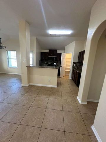 5718 Straight Way, Houston, TX 77339