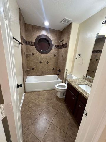 5718 Straight Way, Houston, TX 77339
