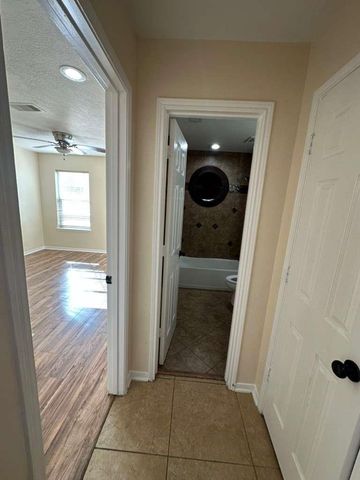5718 Straight Way, Houston, TX 77339