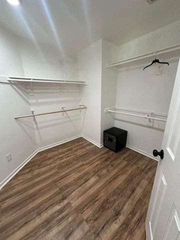 5718 Straight Way, Houston, TX 77339