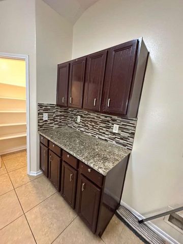 5718 Straight Way, Houston, TX 77339