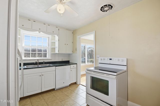 1760 Jefferson Avenue, Kingsport, TN 37664