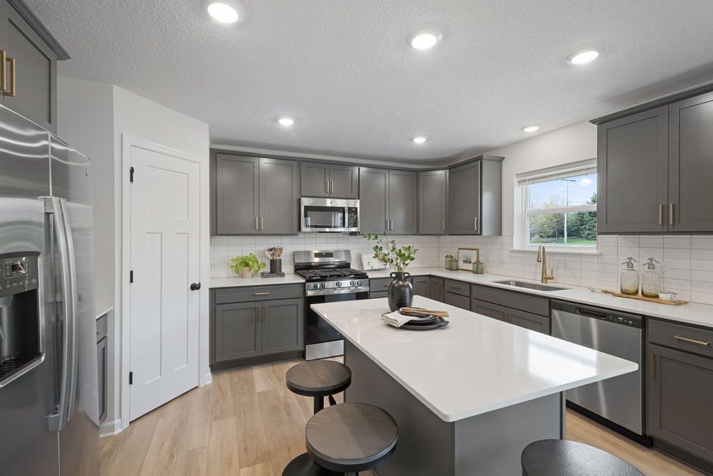 1685 Langston Avenue NE, Saint Michael, MN 55376