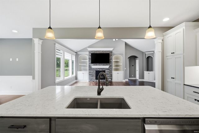 2906 Leon Cove, Fort Wayne, IN 46845