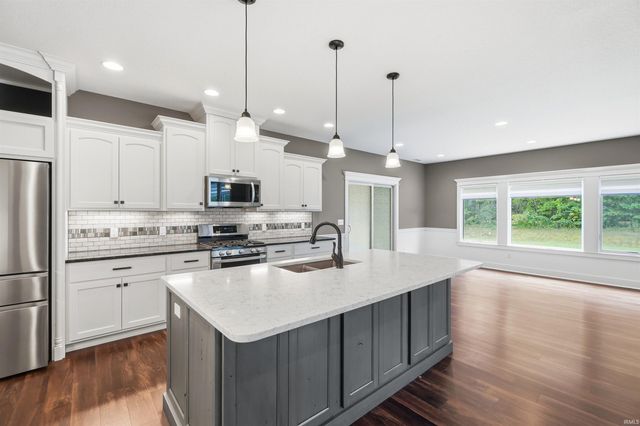 2906 Leon Cove, Fort Wayne, IN 46845
