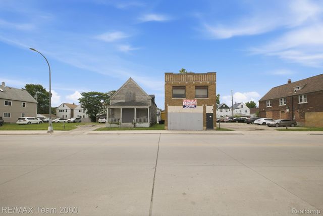 2226 Caniff Street, Hamtramck, MI 48212