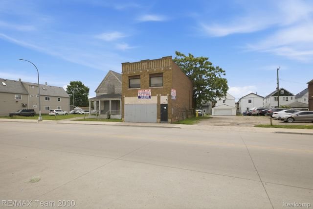 2226 Caniff Street, Hamtramck, MI 48212