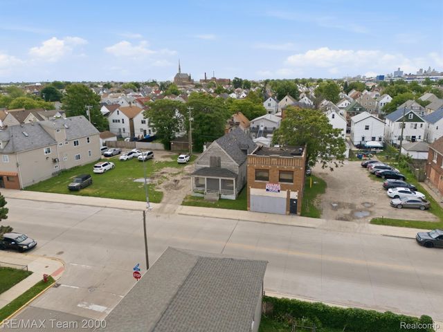 2226 Caniff Street, Hamtramck, MI 48212