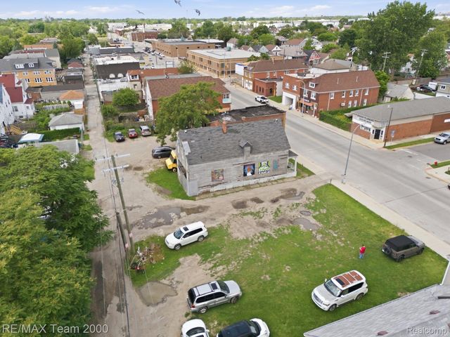 2226 Caniff Street, Hamtramck, MI 48212