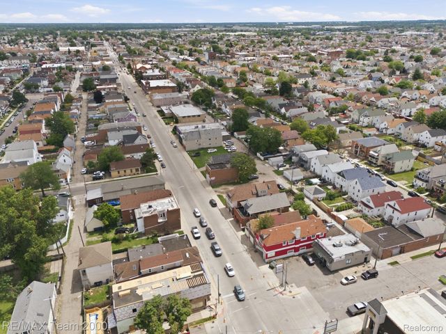 2226 Caniff Street, Hamtramck, MI 48212
