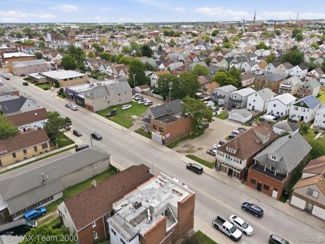 2226 Caniff Street, Hamtramck, MI 48212