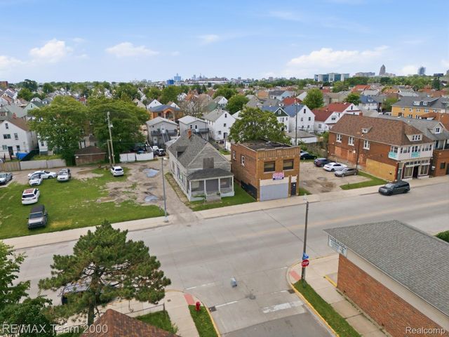 2226 Caniff Street, Hamtramck, MI 48212