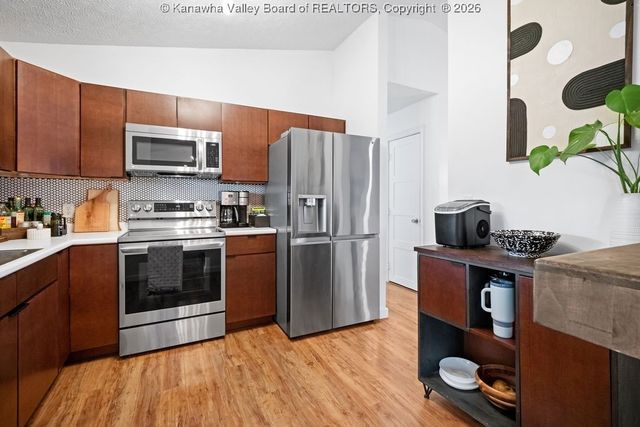 120 Sterling Drive, Hurricane, WV 25526